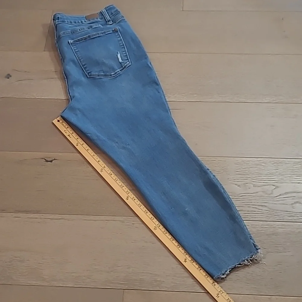 Judy Blue Jeans Women's sz 18W Mid Rise Skinny Distressed Cropped Denim Jeans